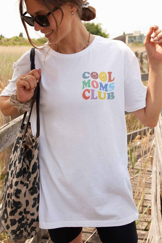COOL MOMS CLUB GRAPHIC TEE PLUS SIZE - Style Baby OMG Fashion Boutique - Stylebabyomg - Buy - Aesthetic Baddie Outfits - Babyboo - OOTD - Shie 