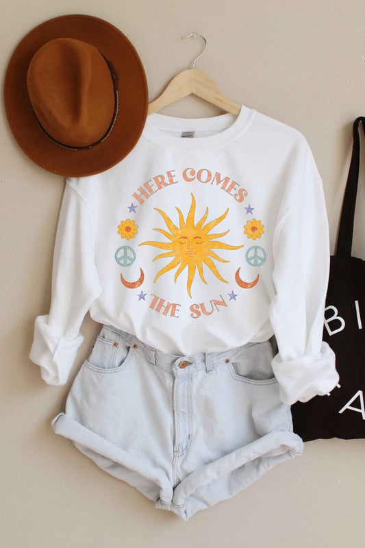 HERE COMES THE SUN GRAPHIC SWEATSHIRT - Style Baby OMG Fashion Boutique - Stylebabyomg - Buy - Aesthetic Baddie Outfits - Babyboo - OOTD - Shie 
