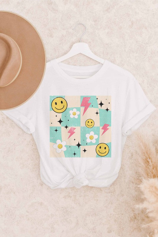 DAISY SMILEY CHECKER GRAPHIC TEE - Style Baby OMG Fashion Boutique - Stylebabyomg - Buy - Aesthetic Baddie Outfits - Babyboo - OOTD - Shie 