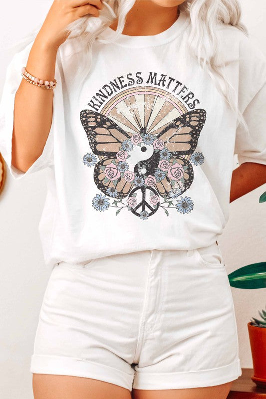 KINDNESS MATTERS GRAPHIC TEE PLUS SIZE - Style Baby OMG Fashion Boutique - Stylebabyomg - Buy - Aesthetic Baddie Outfits - Babyboo - OOTD - Shie 