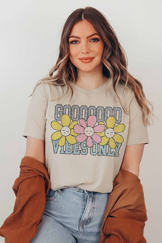 GOOD VIBES ONLY GRAPHIC TEE PLUS SIZE - Style Baby OMG Fashion Boutique - Stylebabyomg - Buy - Aesthetic Baddie Outfits - Babyboo - OOTD - Shie 