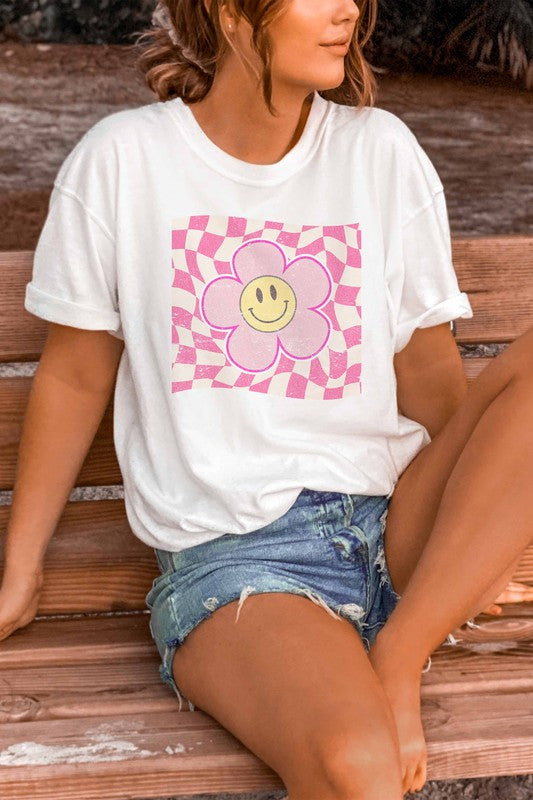 SMILEY CHECKER GRAPHIC TEE PLUS SIZE - Style Baby OMG Fashion Boutique - Stylebabyomg - Buy - Aesthetic Baddie Outfits - Babyboo - OOTD - Shie 