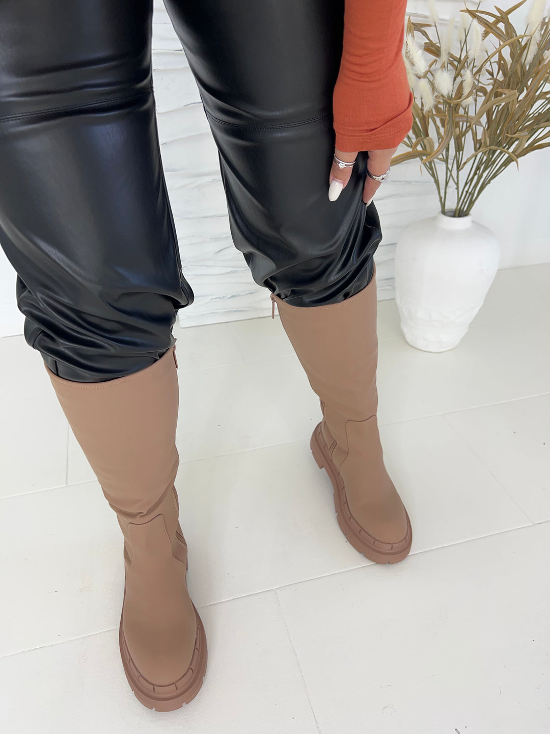 Divid High Boots - Style Baby OMG Fashion Boutique - Stylebabyomg - Buy - Aesthetic Baddie Outfits - Babyboo - OOTD - Shie 