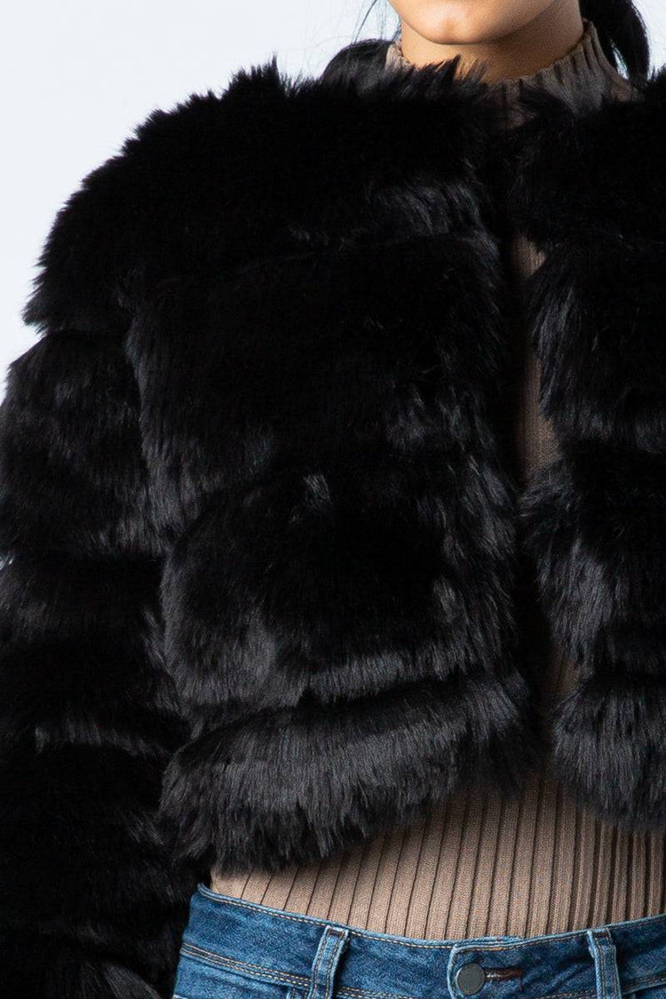 Kaylee Fur Coat (Black) - Style Baby OMG Fashion Boutique - Stylebabyomg - Buy - Aesthetic Baddie Outfits - Babyboo - OOTD - Shie 